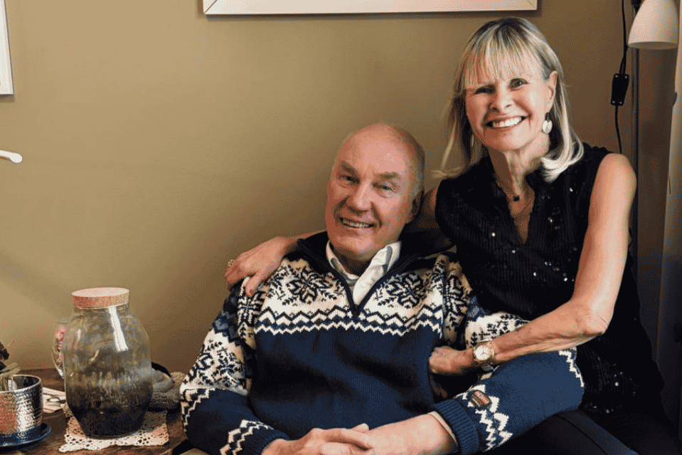 Läheinen Jukka ja Anu Kilpi hoivakodissa.