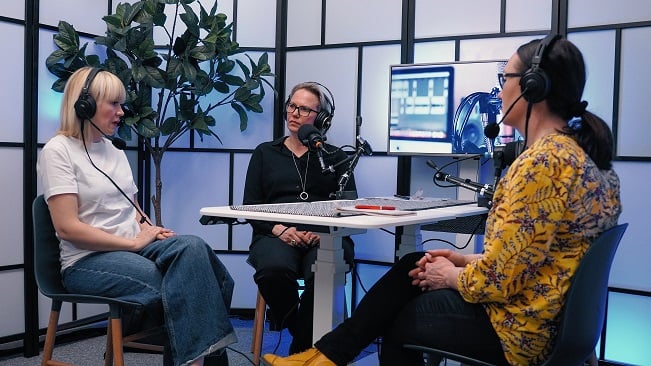 KohtaamisiaAttendolla-podcast-Laura-Krista-Susanna.jpg